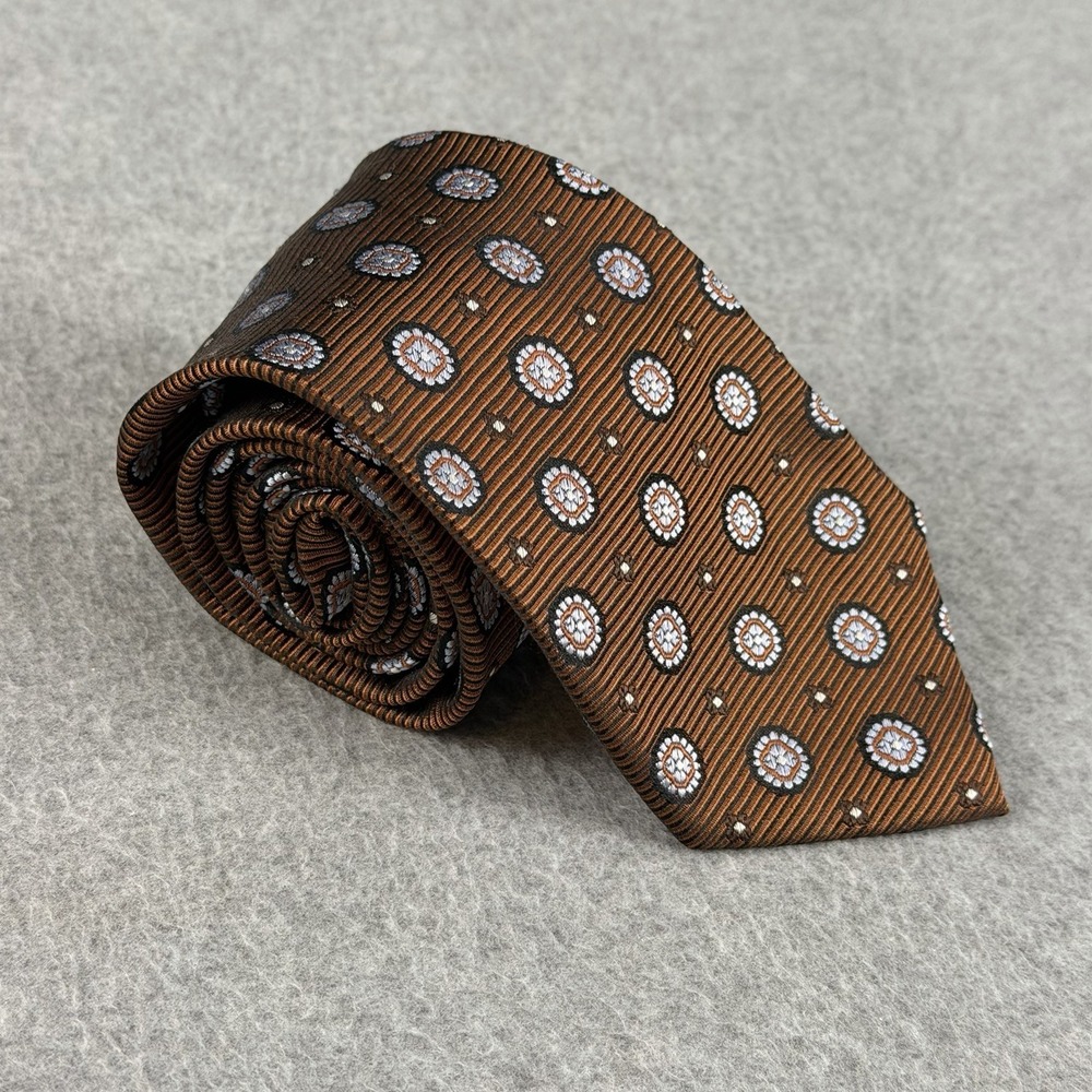 Tom James 100% Silk Brown Geometric Medallion Necktie Men's Classic Tie 59x3.1"